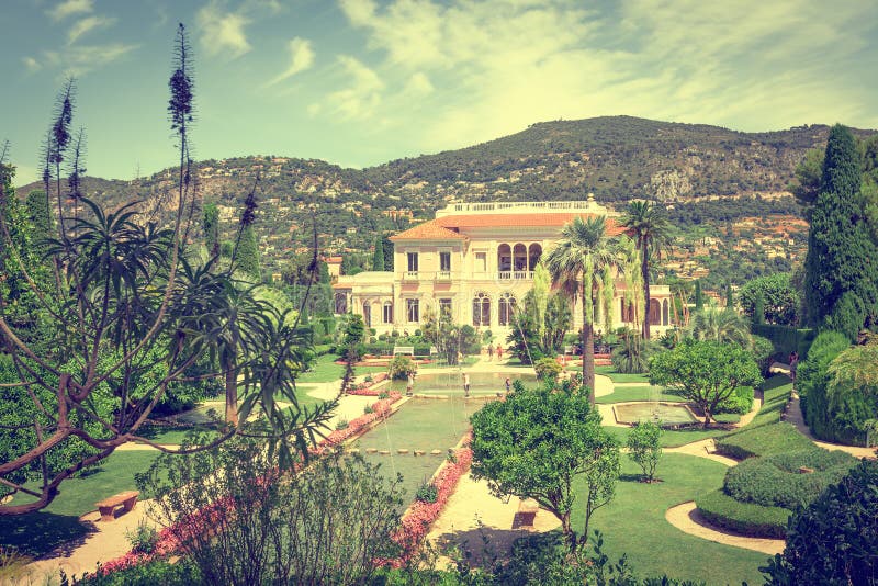 Panoramablick des Landhauses Ephrussi de Rothschild stockbild Panoramablick des Landhauses Ephrussi de Rothschild stockbild