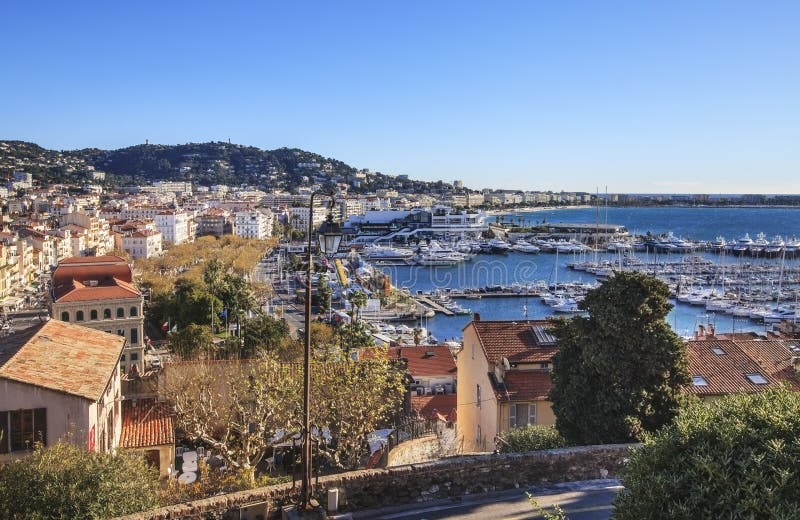 Panoramablick Von Cannes-Stadt, Frankreich Redaktionelles Foto - Bild ...