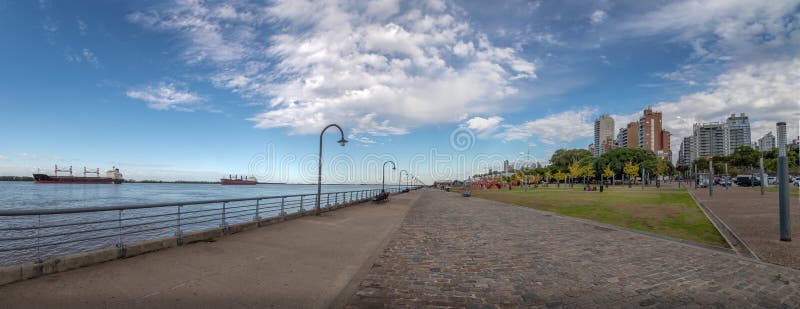 Panoramablick von der Parana-Promenade - Rosario, Santa Fe, Argentinien stockbilder Panoramablick von der Parana-Promenade - Rosario, Santa Fe, Argentinien stockbilder