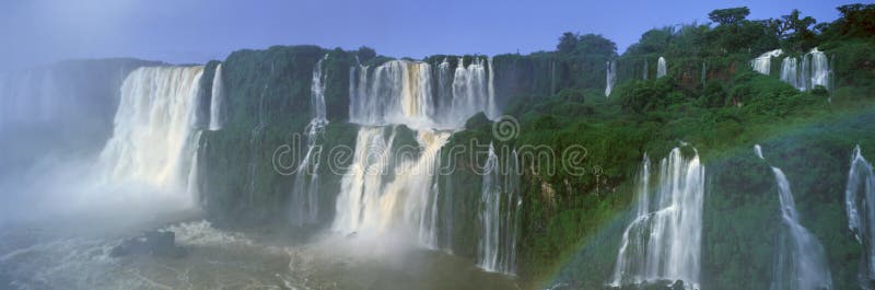 Panoramablick von Iguazu-Wasserfällen in Parque Nacional Iguazu, Salto Floriano, Brasilien stockbild Panoramablick von Iguazu-Wasserfällen in Parque Nacional Iguazu, Salto Floriano, Brasilien stockbild