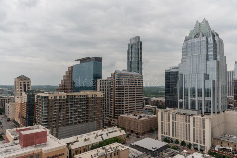 Panoramablick von im Stadtzentrum gelegenem Austin, Texas, im Fr?hjahr stockbild Panoramablick von im Stadtzentrum gelegenem Austin, Texas, im Fr?hjahr stockbild