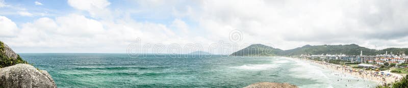 Panoramablick von Praia Brava-Strand in Florianopolis, Brasilien stockbild Panoramablick von Praia Brava-Strand in Florianopolis, Brasilien stockbild
