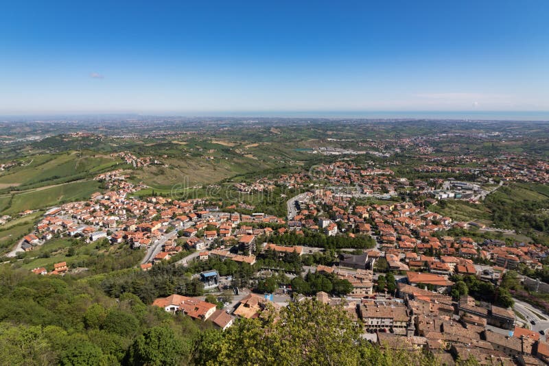 Panoramablick von San Marino lizenzfreie stockbilder Panoramablick von San Marino lizenzfreie stockbilder