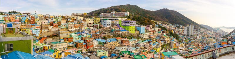 Panoramasikt av den Gamcheon kulturbyn, Busan, Sydkorea royaltyfri foto Panoramasikt av den Gamcheon kulturbyn, Busan, Sydkorea royaltyfri foto