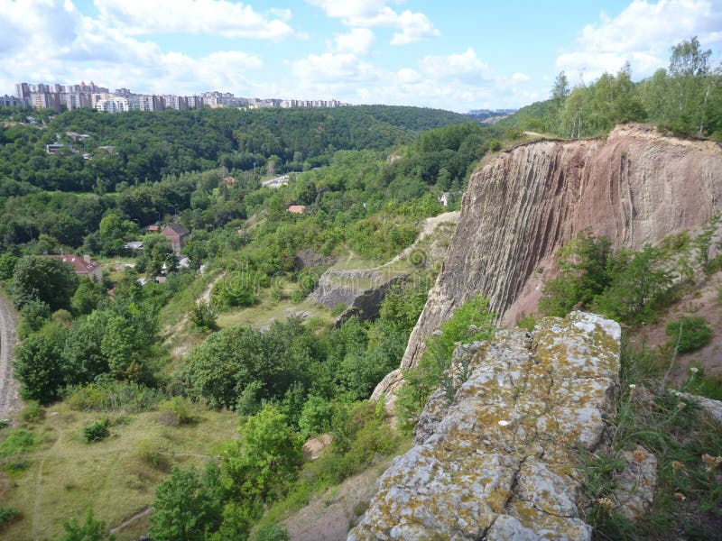 Panoramatický z údolí v praha v český.