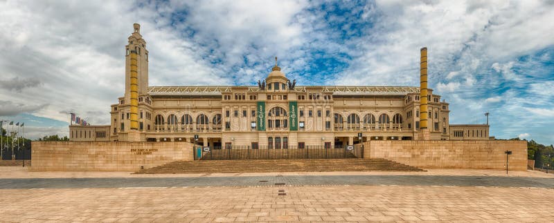 Panoramautsikt av Olympicet Stadium, Montjuic, Barcelona, Cata fotografering för bildbyråer Panoramautsikt av Olympicet Stadium, Montjuic, Barcelona, Cata fotografering för bildbyråer