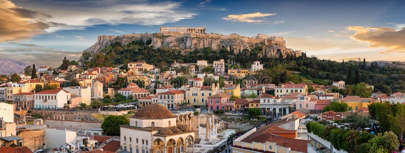 Panoramautsikt över den gamla staden av Aten och Parthenontemplet av akropolen