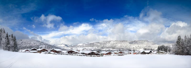 Panoramawinterlandschaft, Alpen, Ski, chiemgau lizenzfreies stockbild Panoramawinterlandschaft, Alpen, Ski, chiemgau lizenzfreies stockbild