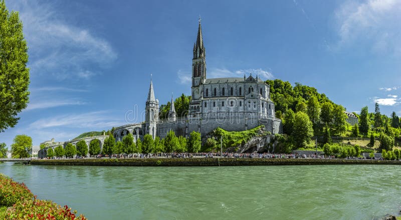 Panoramic View of Basilica Notre Dame in Lourdes Editorial Photography ...