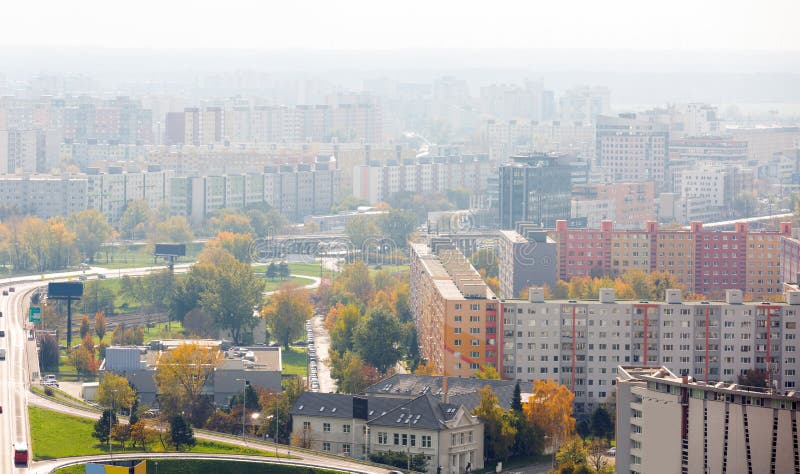 Panoramatický výhľad na Bratislavu s modernými bytovými domami