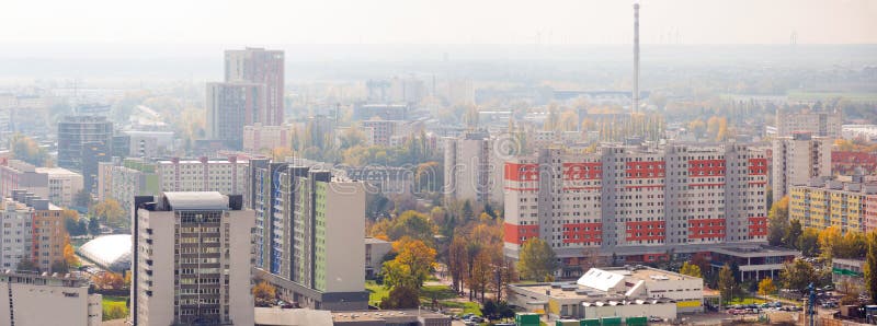 Panoramatický výhľad na Bratislavu s modernými bytovými domami