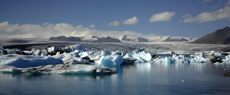 Panoramic view over hundreds of icebergs