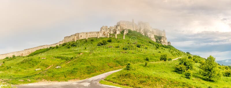 Panoramatický výhled na Spišský hrad na Slovensku