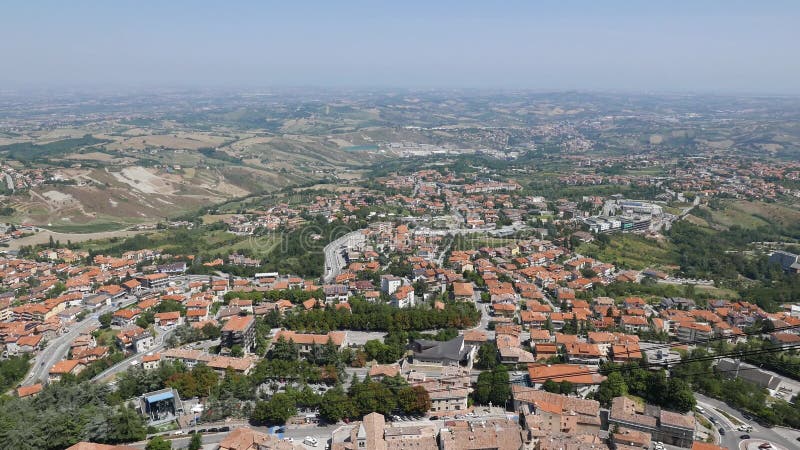 Panoramiczny widok doliny otacza San Marino