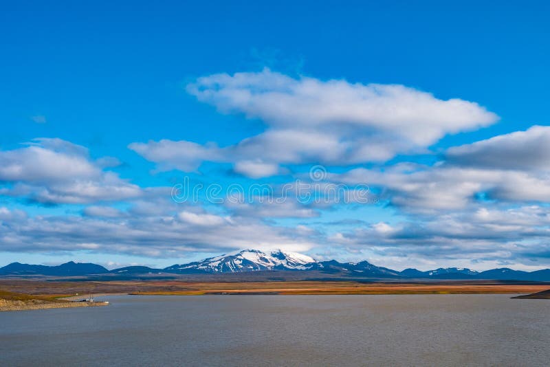 Panoramiczny widok piękny kolorowy Islandzki krajobraz, Snaefe zdjęcie royalty free Panoramiczny widok piękny kolorowy Islandzki krajobraz, Snaefe zdjęcie royalty free
