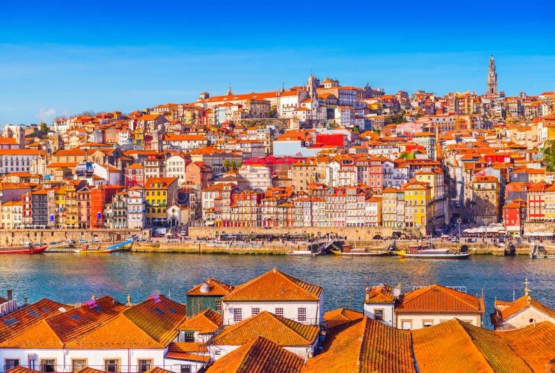 Panoramiczny widok stary centrum miasta Porto Oporto, Portugalia fotografia stock Panoramiczny widok stary centrum miasta Porto Oporto, Portugalia fotografia stock