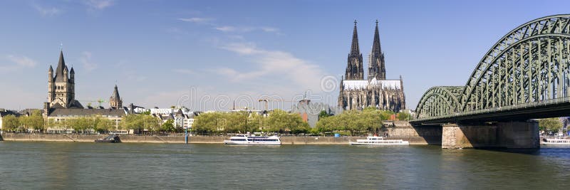 Panoramische Ansicht von Cologne Xlarge lizenzfreie stockbilder Panoramische Ansicht von Cologne Xlarge lizenzfreie stockbilder