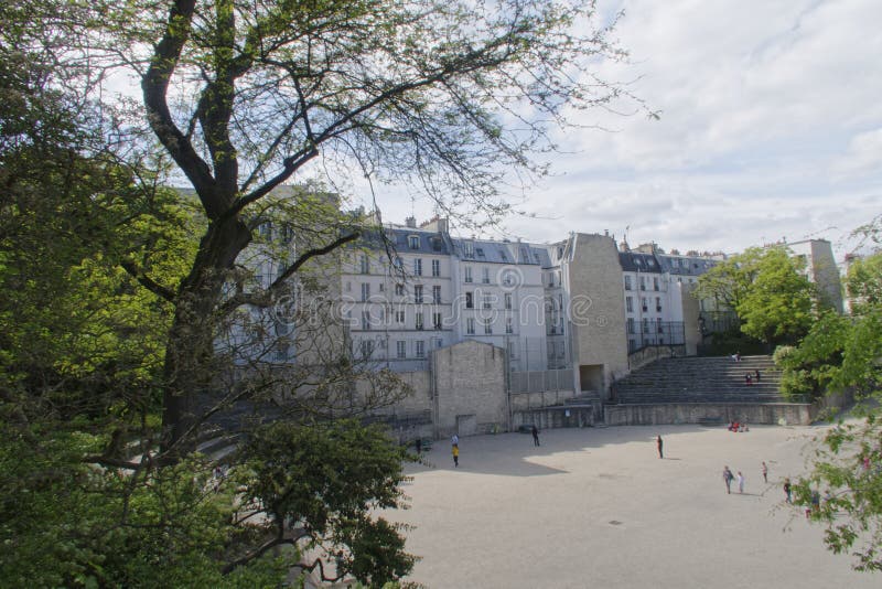 Panoramisk syn på arenes de lutece-trädgården i paris france historisk plats