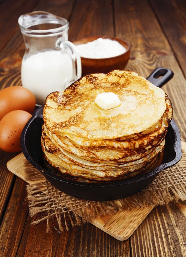 Download Panquecas caseiros imagem de stock. Imagem de lunch, wooden - 65579925
