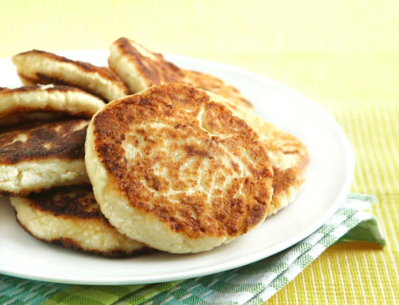 Panquecas de queijo caseiras imagens de stock