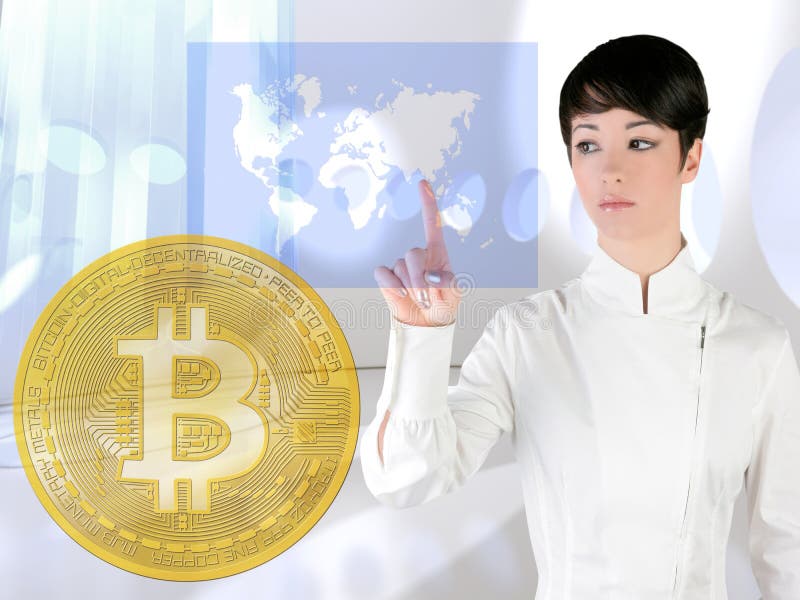 Pantalla táctil futurista de la mujer de Bitcoin BTC foto de archivo libre de regalías Pantalla táctil futurista de la mujer de Bitcoin BTC foto de archivo libre de regalías