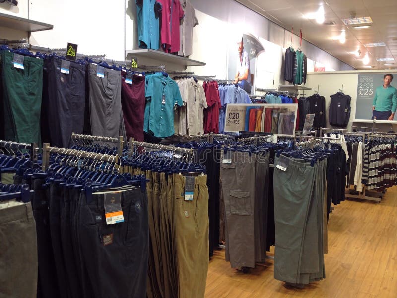 Pantalones En Venta Tienda editorial - Imagen de ropa, holguras: 48934472
