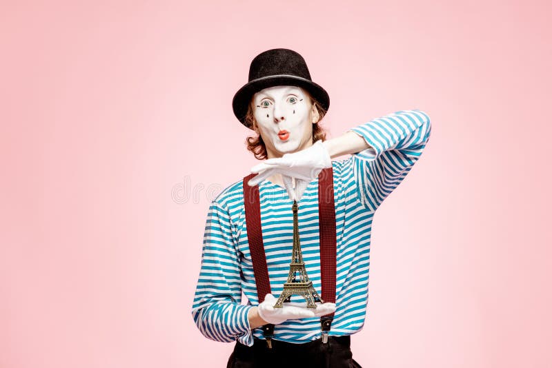 Kids Boys Girls French Artist Mime Pantomime Beret Braces Hat Gloves Fancy Dress 