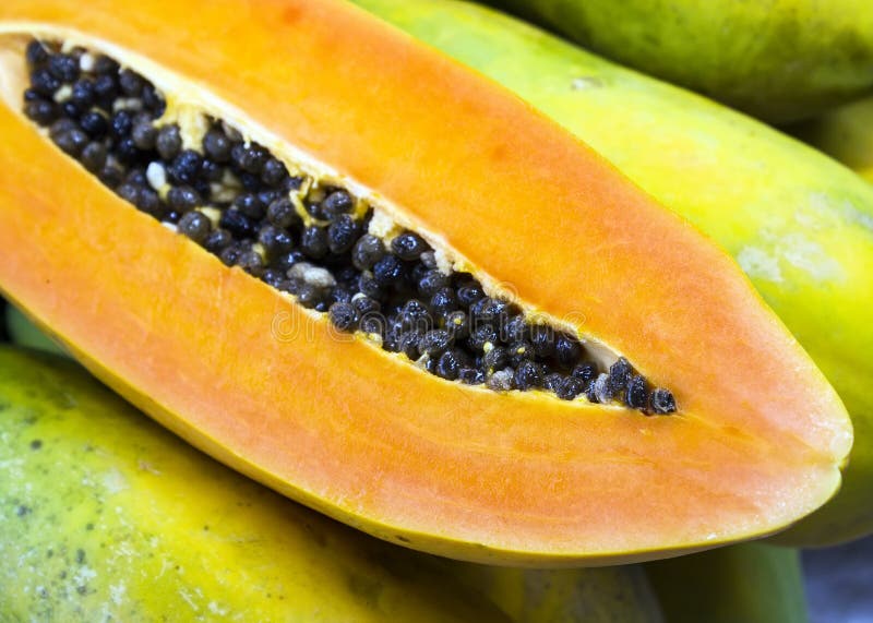 Papaya mit Samen stockfoto Papaya mit Samen stockfoto