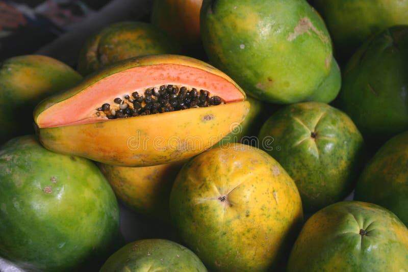 Papayas imagen de archivo. Imagen de eating, sano, entero 4101077