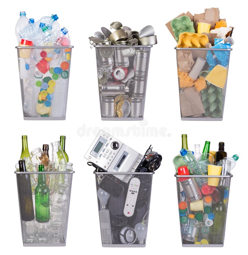 Papeleras de reciclaje con el papel, el plástico, el vidrio, el metal, y la basura electrónica