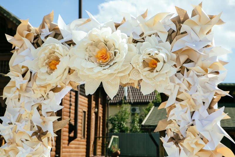 Paper Flowers in Wedding Decor, Luxury Wedding Decorations for Ceremony