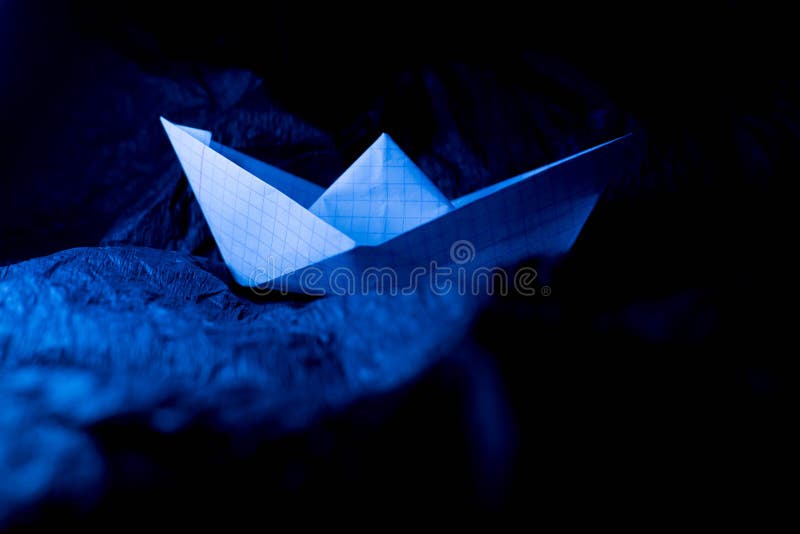 paper ship fotografering för bildbyråer paper ship fotografering för bildbyråer