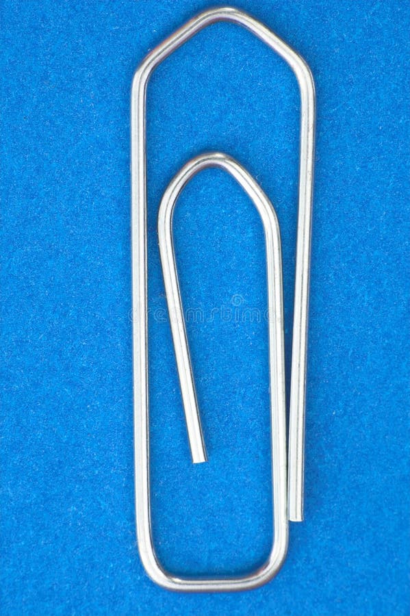 Paperclip stock afbeelding. Image of kantoorbehoeften 2215667