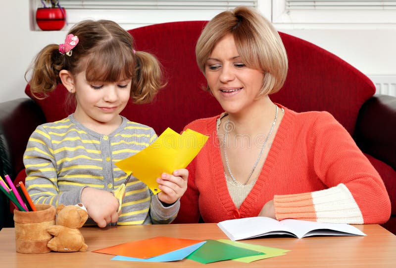 Papier de coupe de petite fille image libre de droits Papier de coupe de petite fille image libre de droits