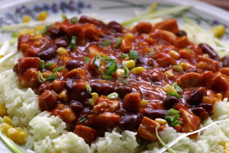 Rote Bohnen und Reis stockfoto. Bild von gabel, kalk 20197042