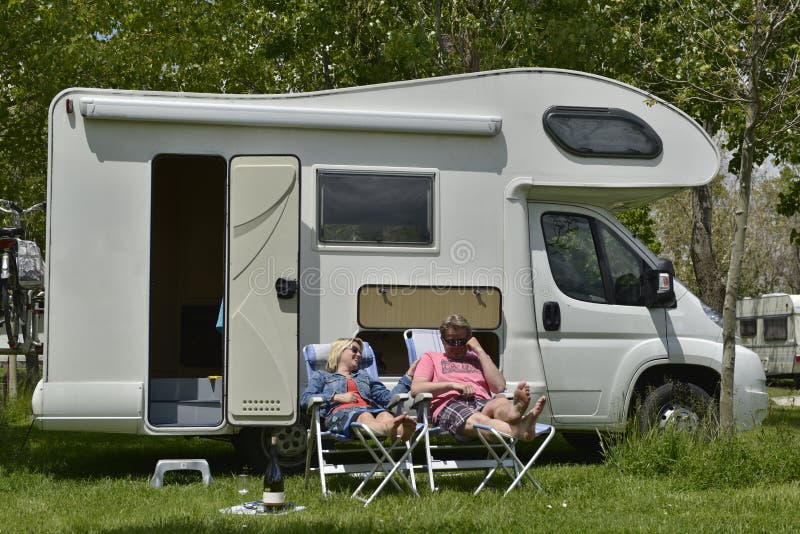 Par tycker om ferie royaltyfria foton Par tycker om ferie royaltyfria foton