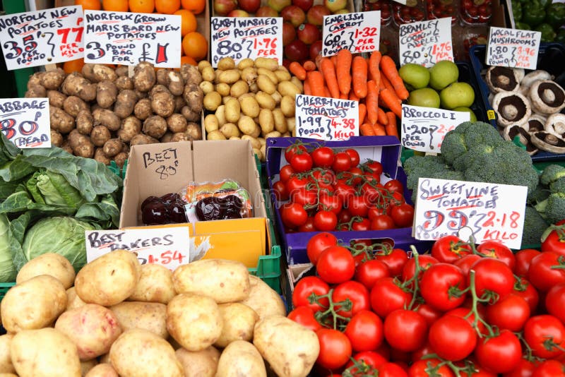 Parada Vegetal Del Mercado Inglés Foto de archivo - Imagen de seta, precios:  7083010