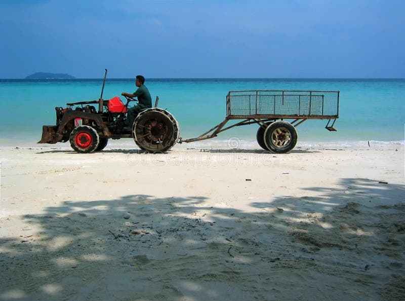 Paradies-Strand-Thailand-Arbeitskraft lizenzfreie stockbilder Paradies-Strand-Thailand-Arbeitskraft lizenzfreie stockbilder