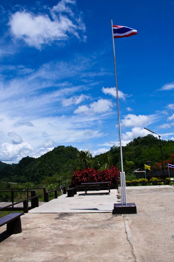 Paradise hill stock image. Image of bauwerk, water, railway 18265755