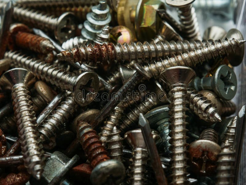 Parafuso velho feito do aço oxidado imagens de stock Parafuso velho feito do aço oxidado imagens de stock