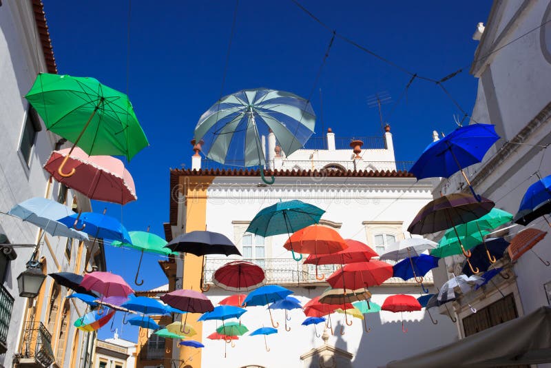 Paraguas Que En Portugal Imagen editorial - Imagen de cielo, verano: 20999340