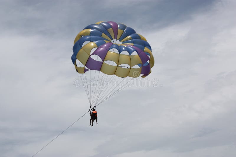 parasailing vietnam arkivbild parasailing vietnam arkivbild