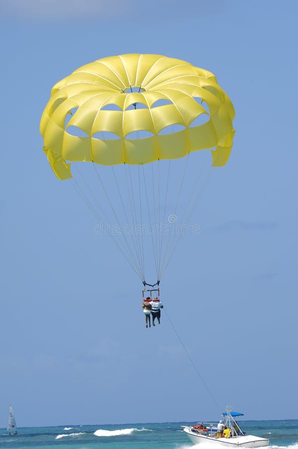 parasailingfolk arkivbild parasailingfolk arkivbild