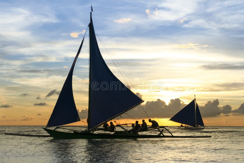 Paraw Ausleger-Sonnenuntergangausflug Boracay Philippinen stockbild Paraw Ausleger-Sonnenuntergangausflug Boracay Philippinen stockbild