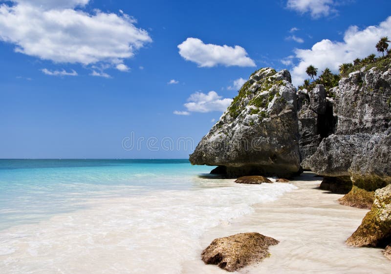 Paraíso da praia em Tulum, México imagem de stock royalty free Paraíso da praia em Tulum, México imagem de stock royalty free