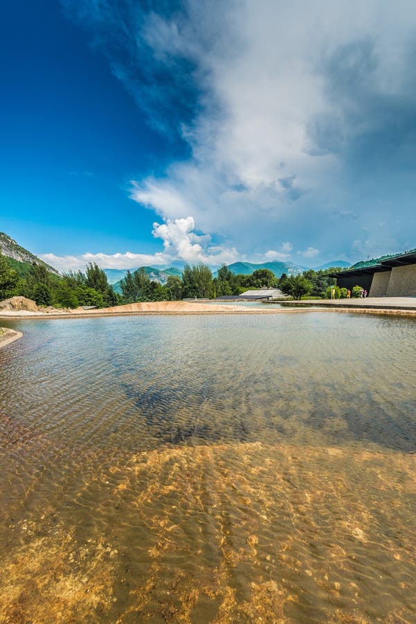 Parc de Λα Prehistoire στα στα μέσα τηςΠυρηναία, Γαλλία στοκ εικόνες