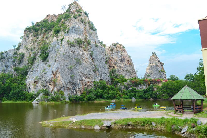 Parc en pierre de Khao Ngu dans Ratchaburi, Thaïlande images stock Parc en pierre de Khao Ngu dans Ratchaburi, Thaïlande images stock