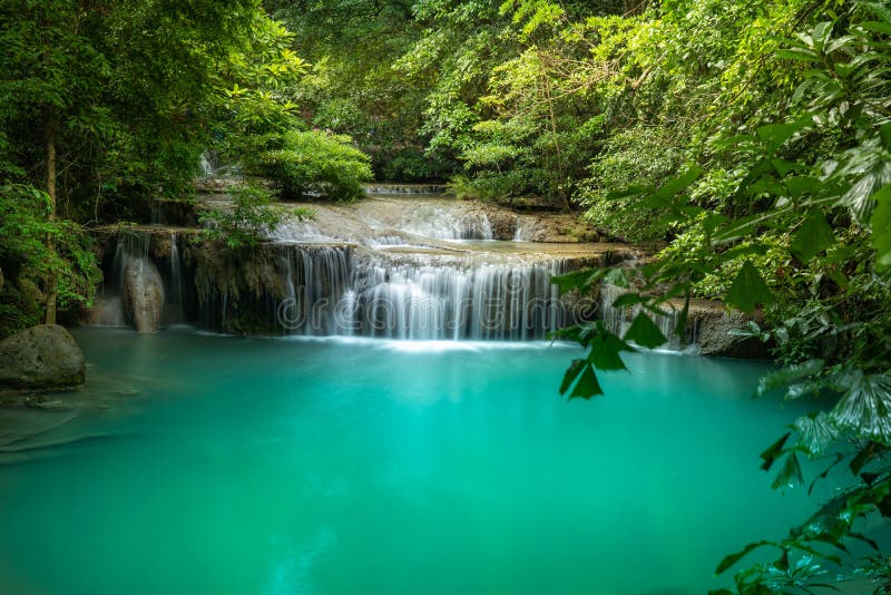 Parc national d'Erawan dans Kanchanaburi, Thaïlande image libre de droits Parc national d'Erawan dans Kanchanaburi, Thaïlande image libre de droits