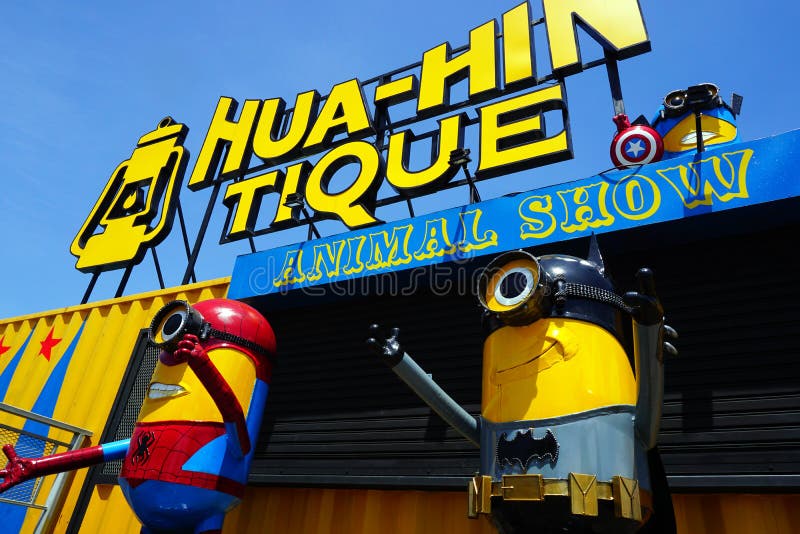 Parc à thème en acier réutilisé de robots en métal au spectacle d'animaux de Hua Hin Tique : subordonné dans le costume d'uniform