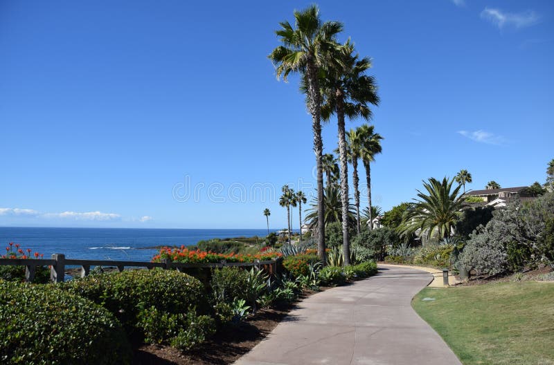Parco della località di soggiorno del montaggio e passaggio pedonale in Laguna Beach del sud, California di accesso pubblico
